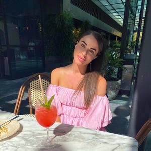 Meet your Posher, Dominique